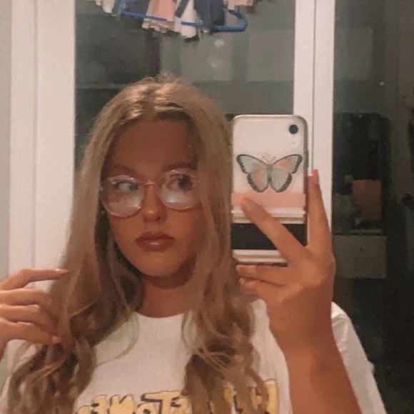 Meet your Posher, Kenna - Picture 1 of 1